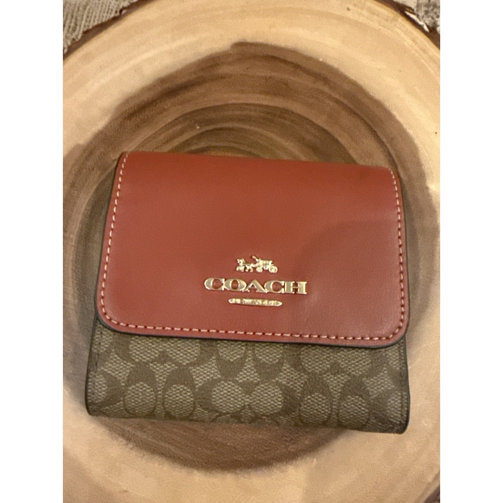 COACH Small Trifold Wallet In Colorblock Micro Signature Khaki/terraCotta NWT